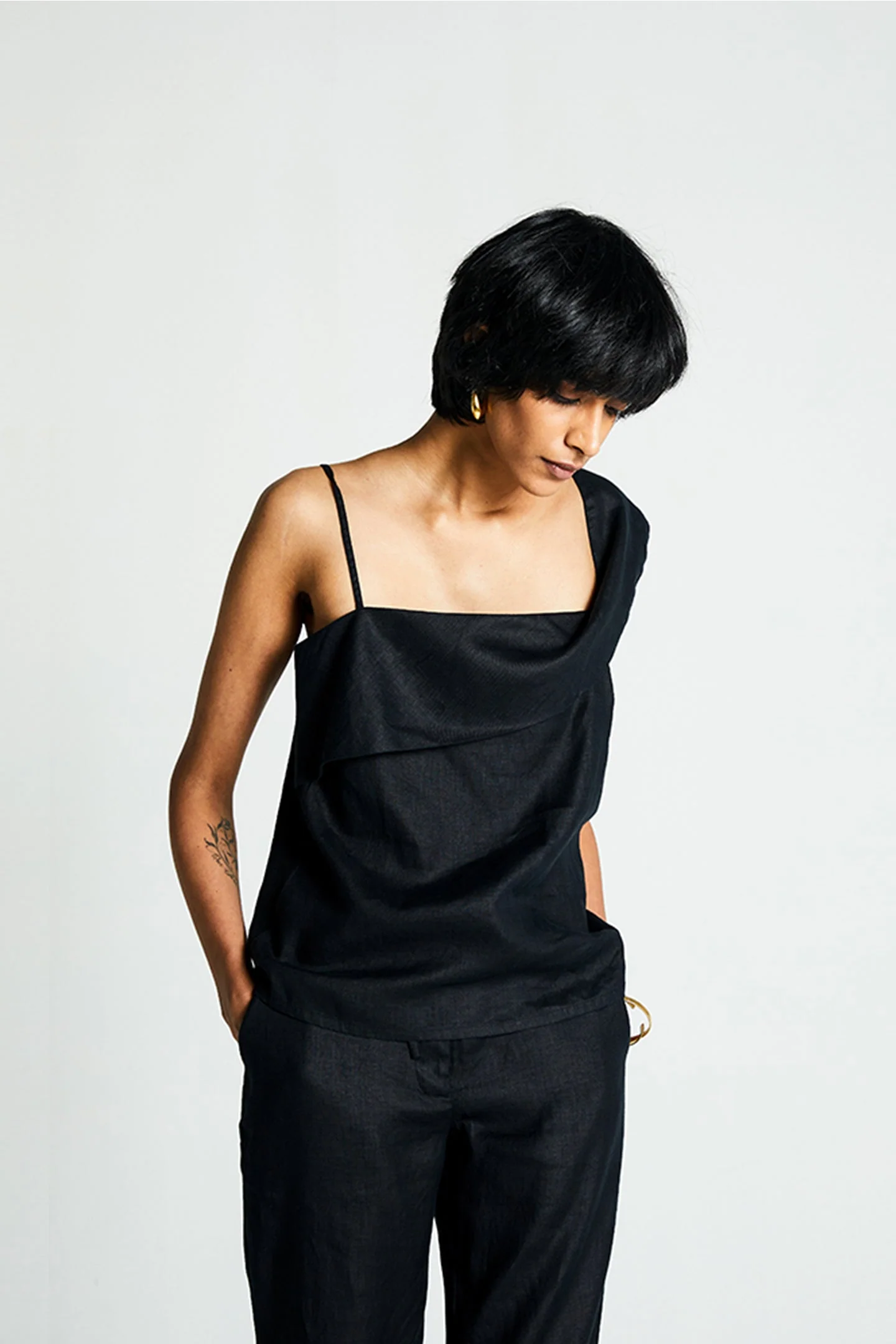 The Wandering Wave Top in Black - Image 5