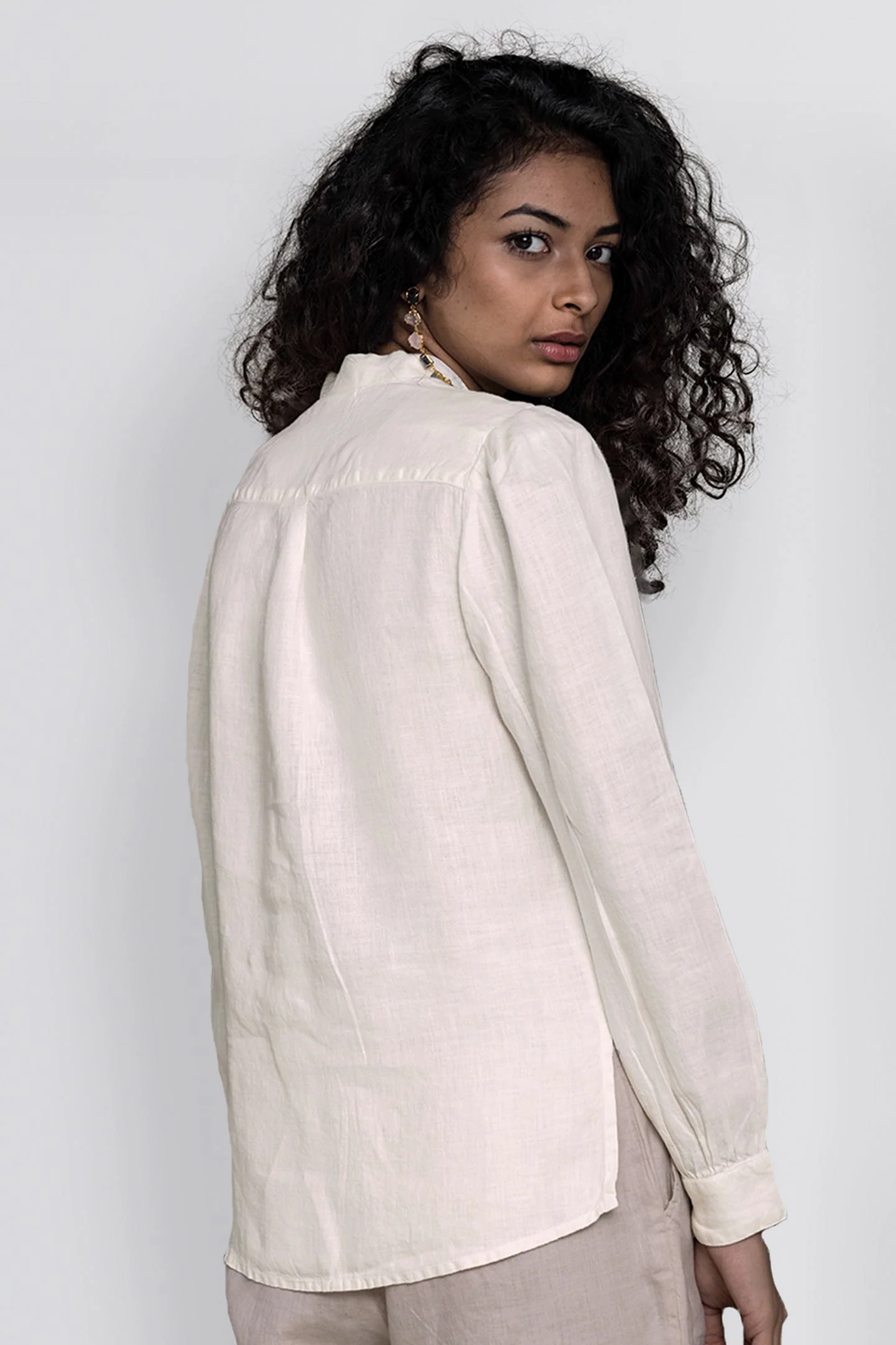 The Wild River Shirt in Off-white - Image 2