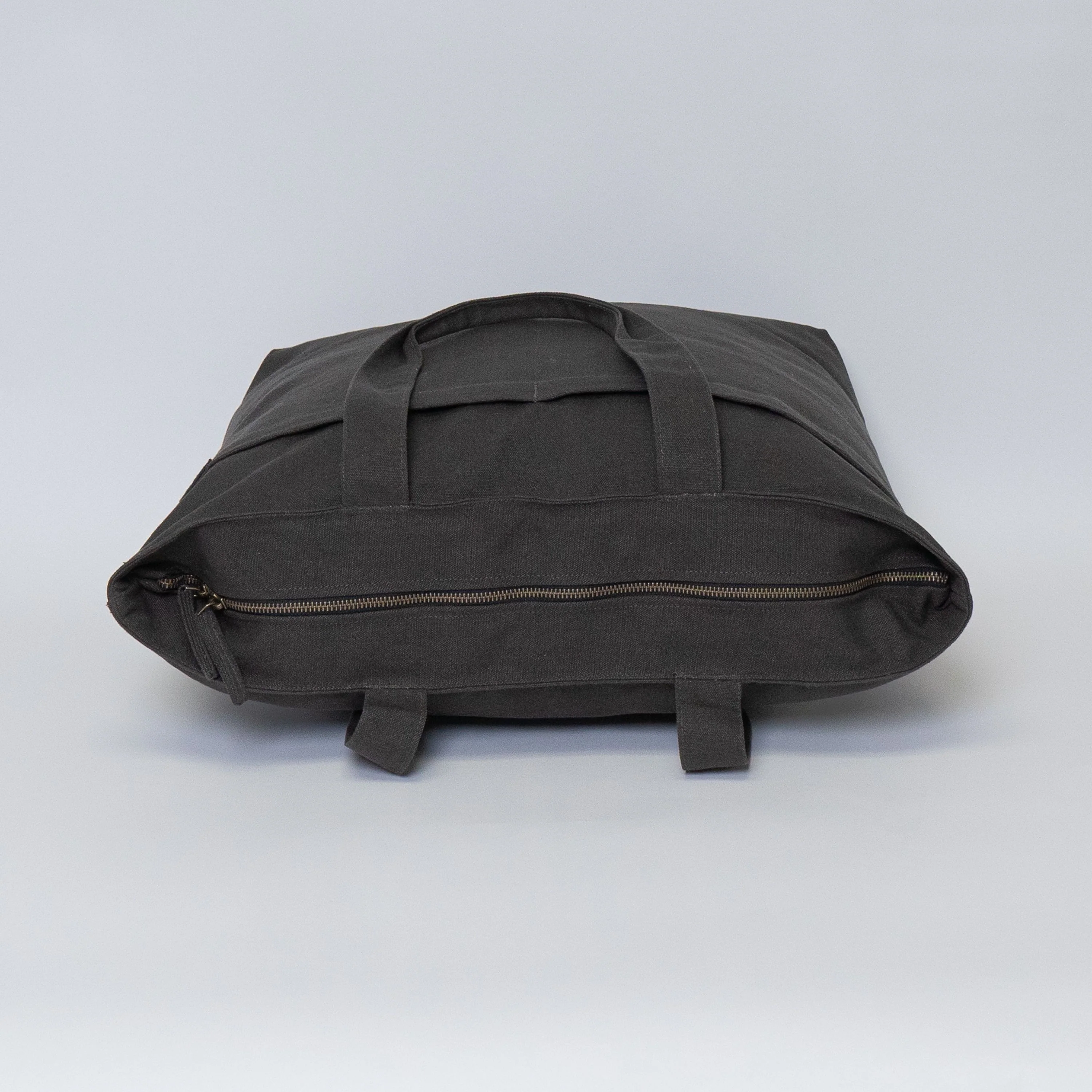 Tote bags with trolley sleeve - Image 13