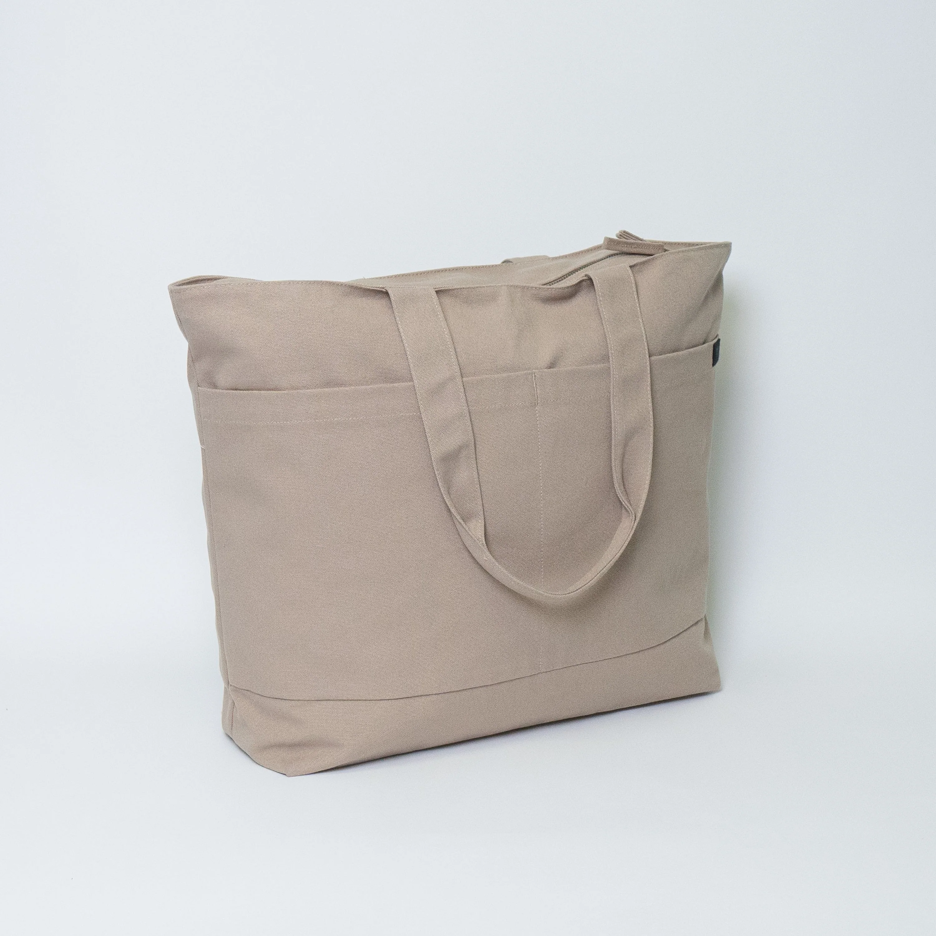 Tote bags with trolley sleeve - Image 18