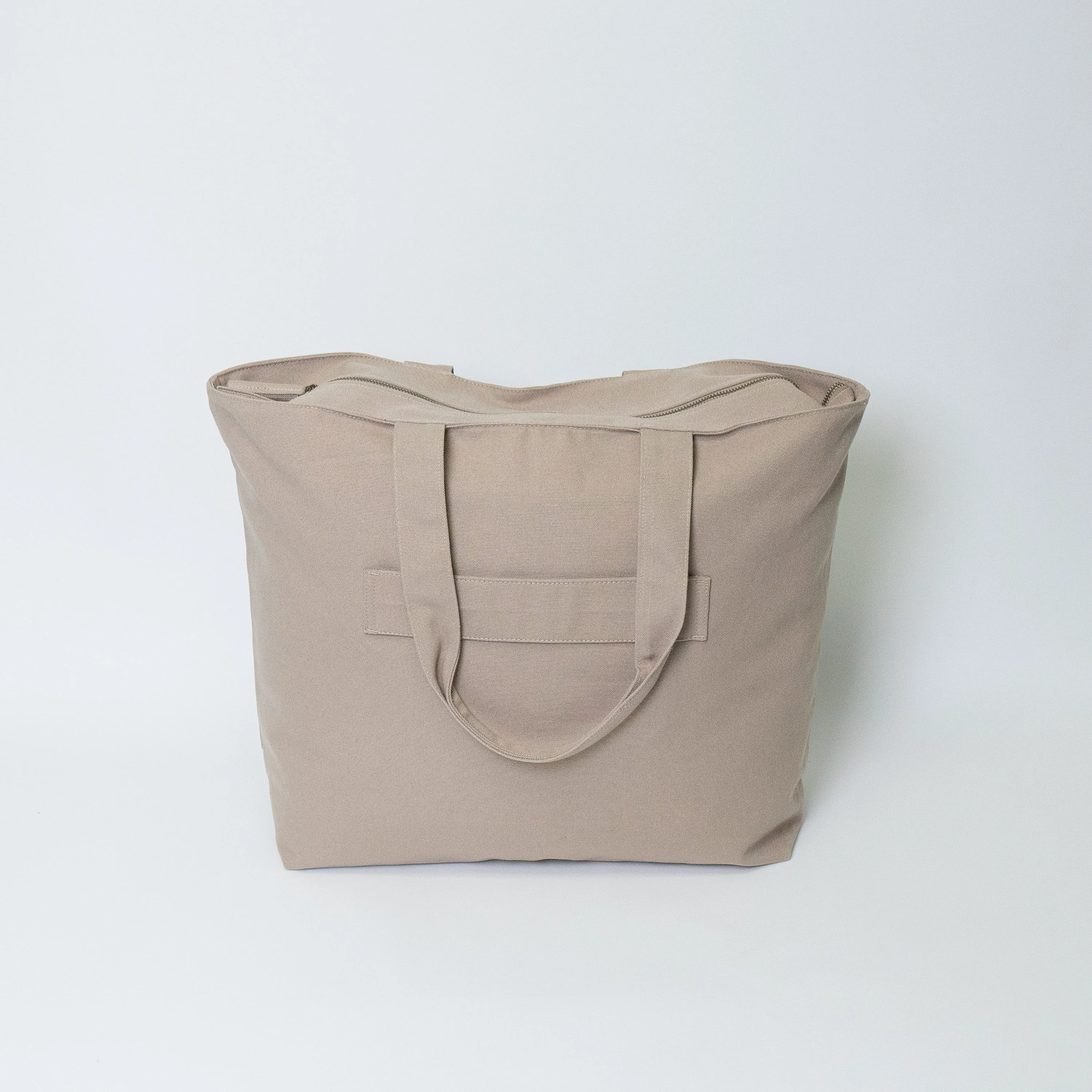 Tote bags with trolley sleeve - Image 19