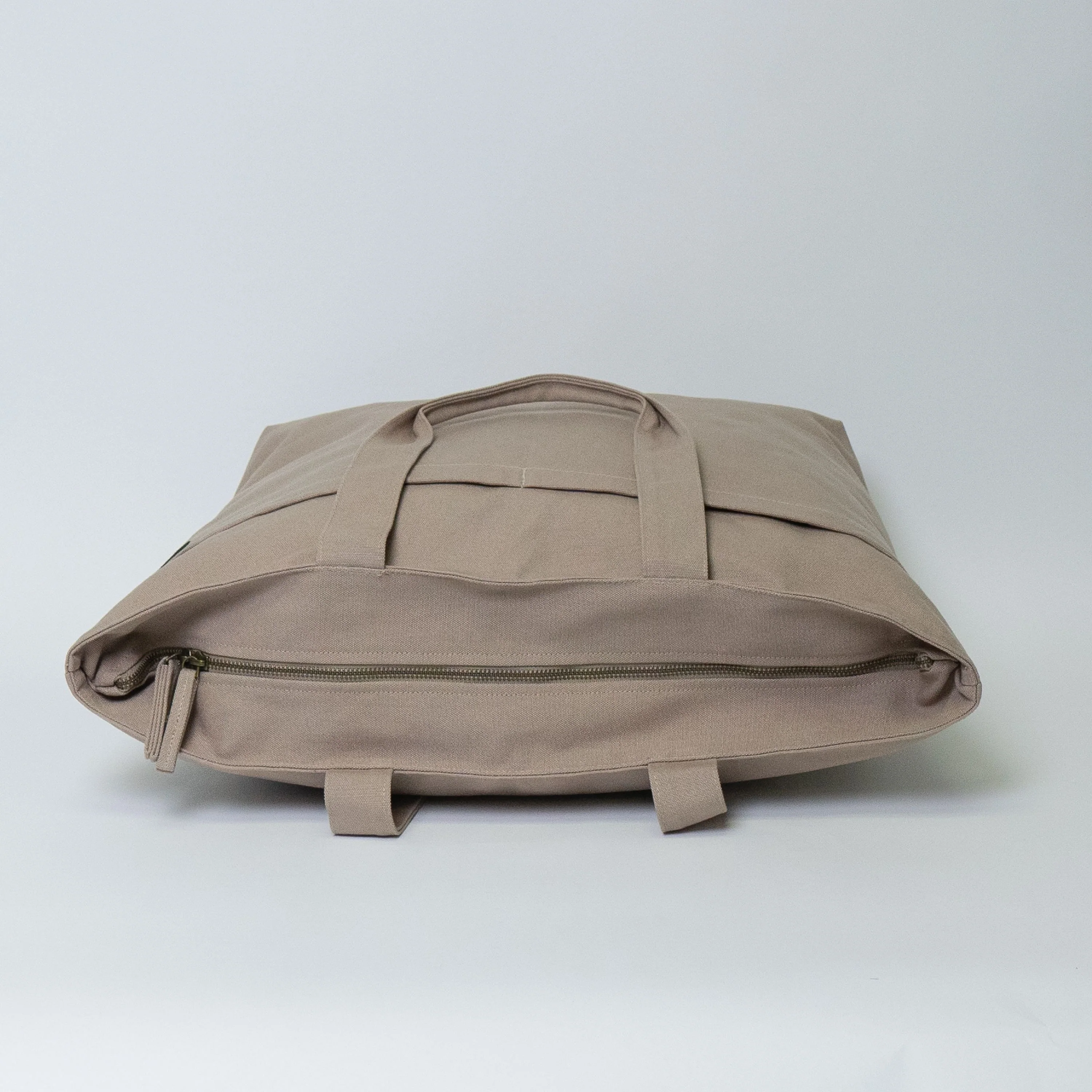 Tote bags with trolley sleeve - Image 22