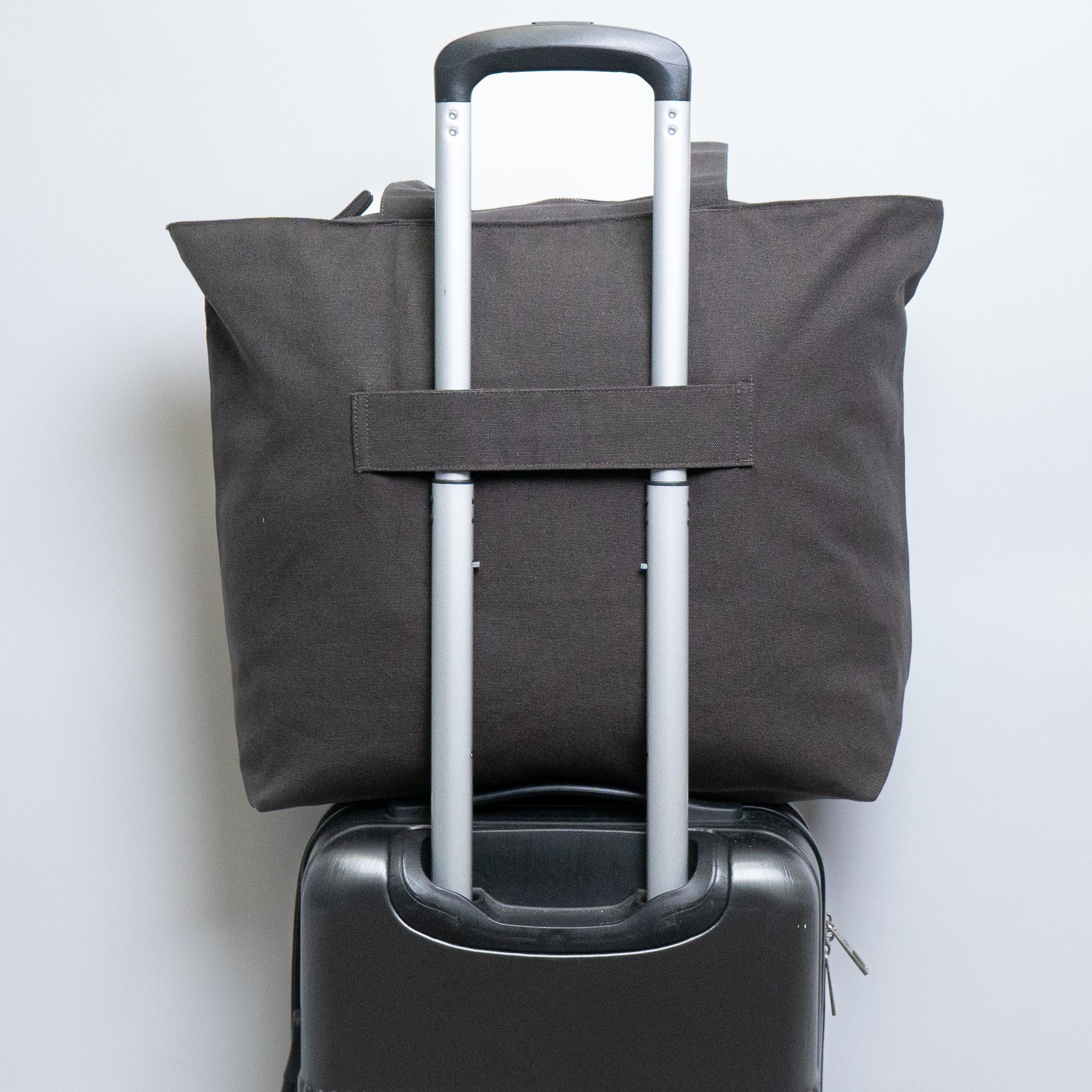 Tote bags with trolley sleeve - Image 5