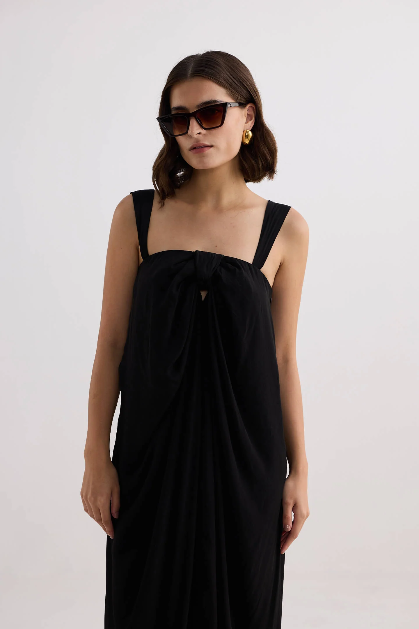 Twilight Twist Strappy Maxi Dress in Black - Image 6