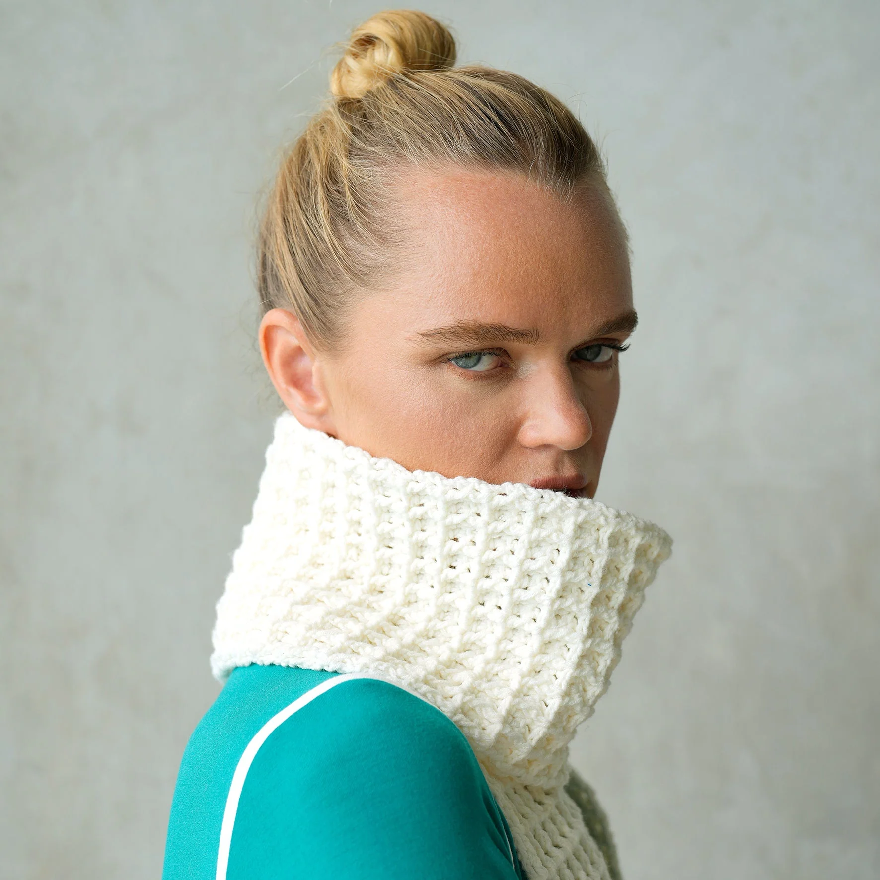 WAFFLE Crochet Scarf in Off White - Image 2
