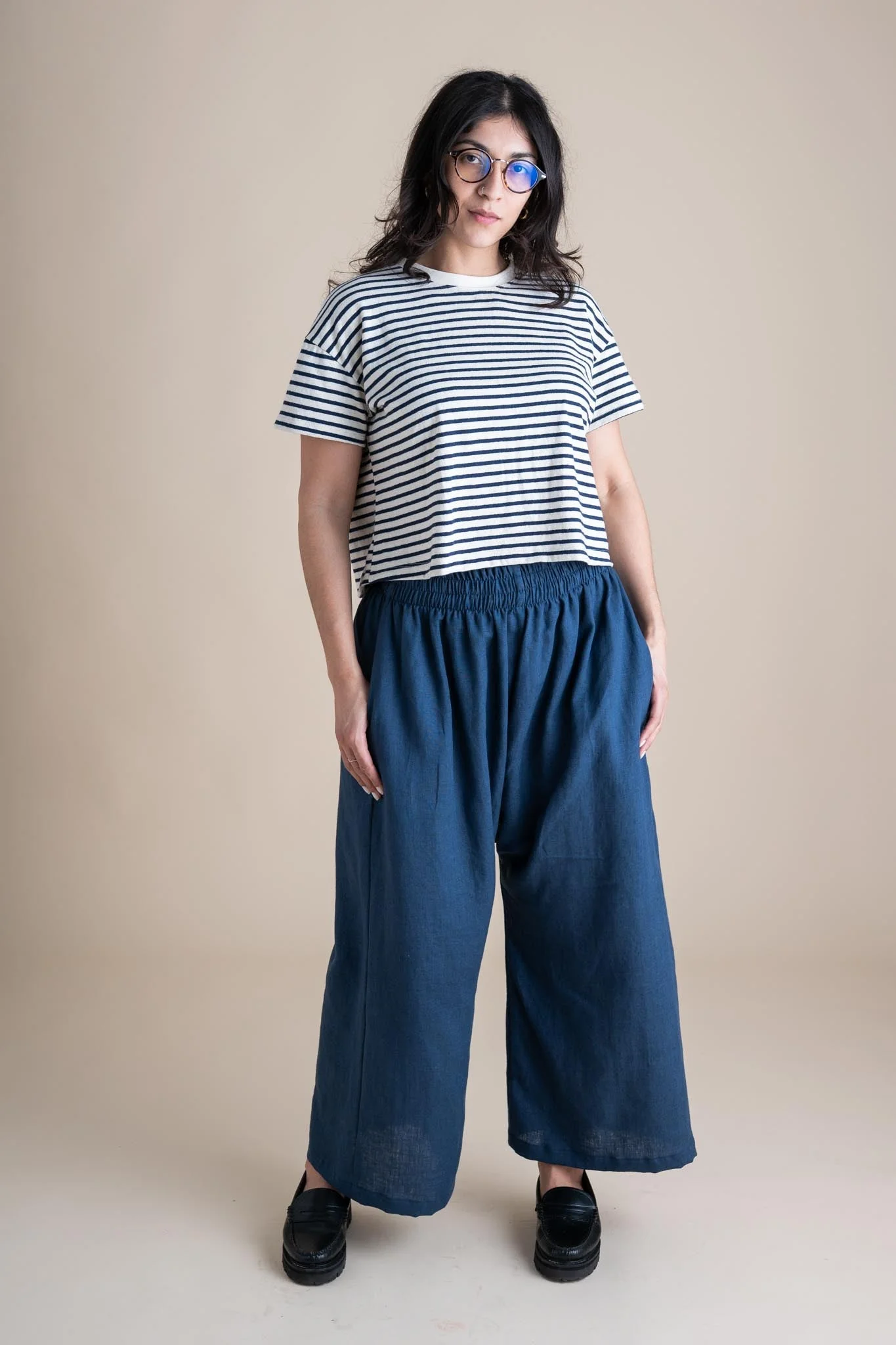 Weekend Pants in Navy - Image 2