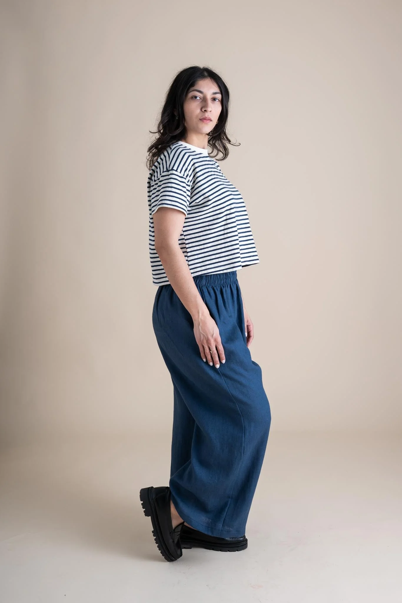 Weekend Pants in Navy - Image 3