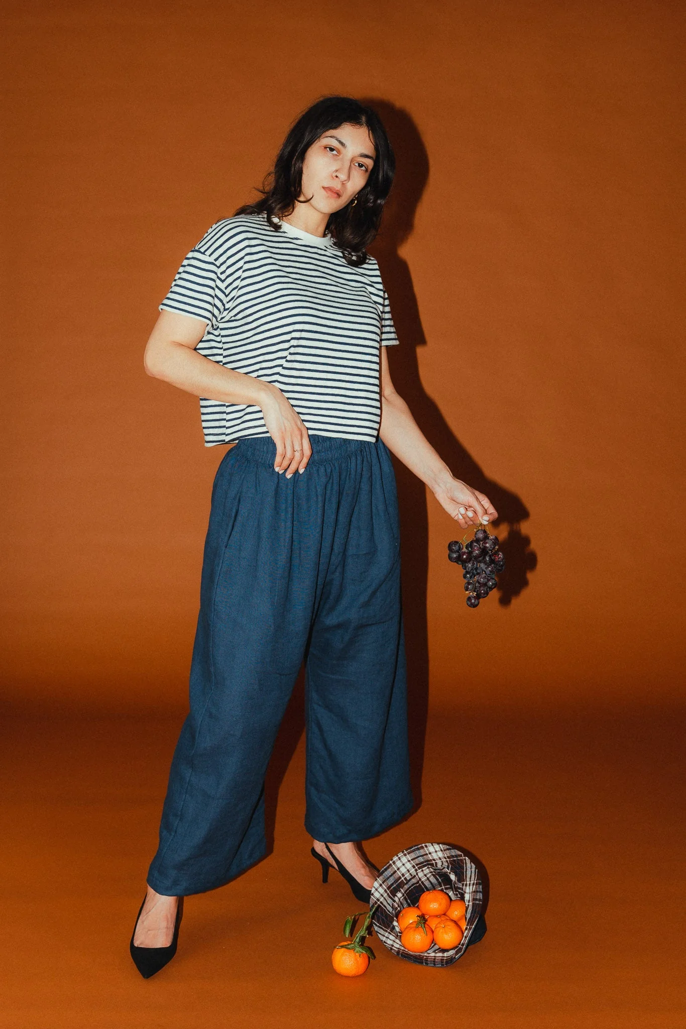 Weekend Pants in Navy - Image 7