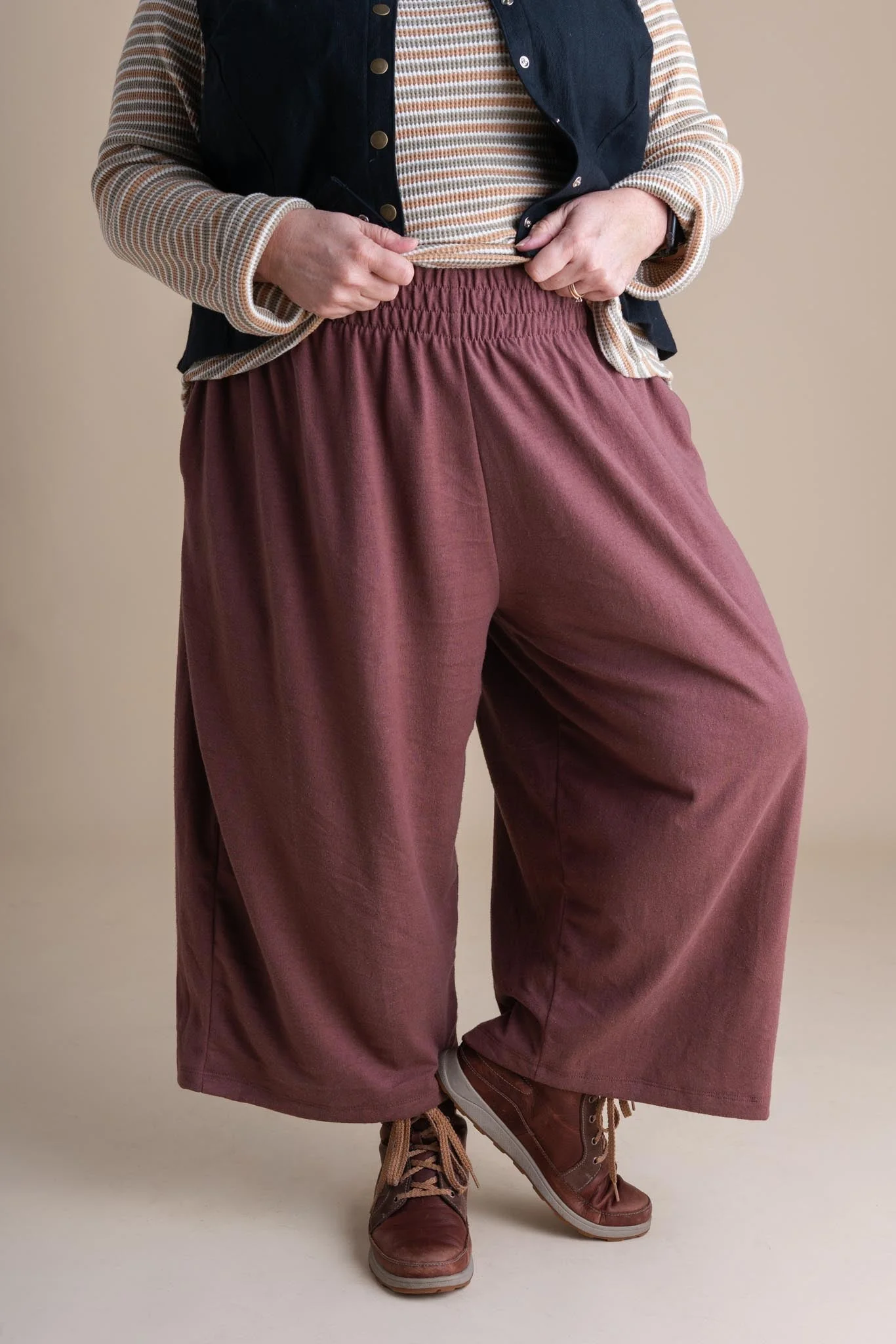 Weekend Pants in Russet - Image 6