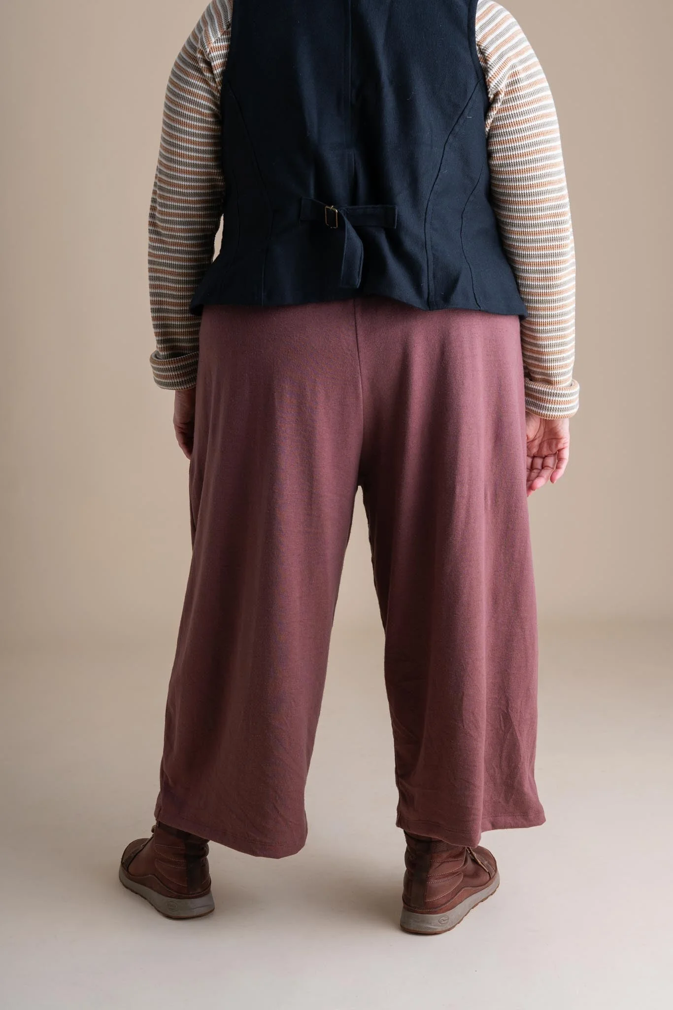 Weekend Pants in Russet - Image 8