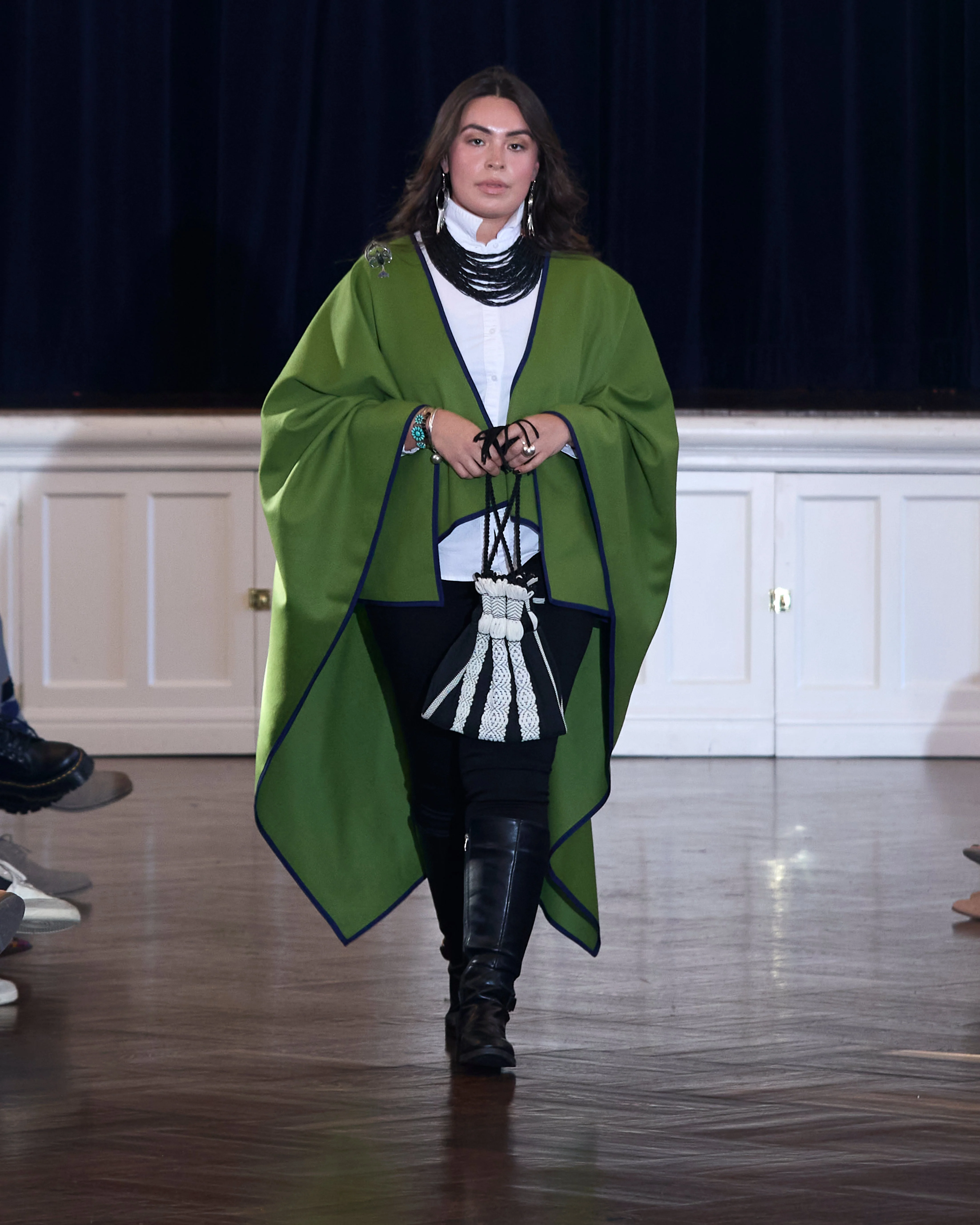 Cape in Green - Image 3