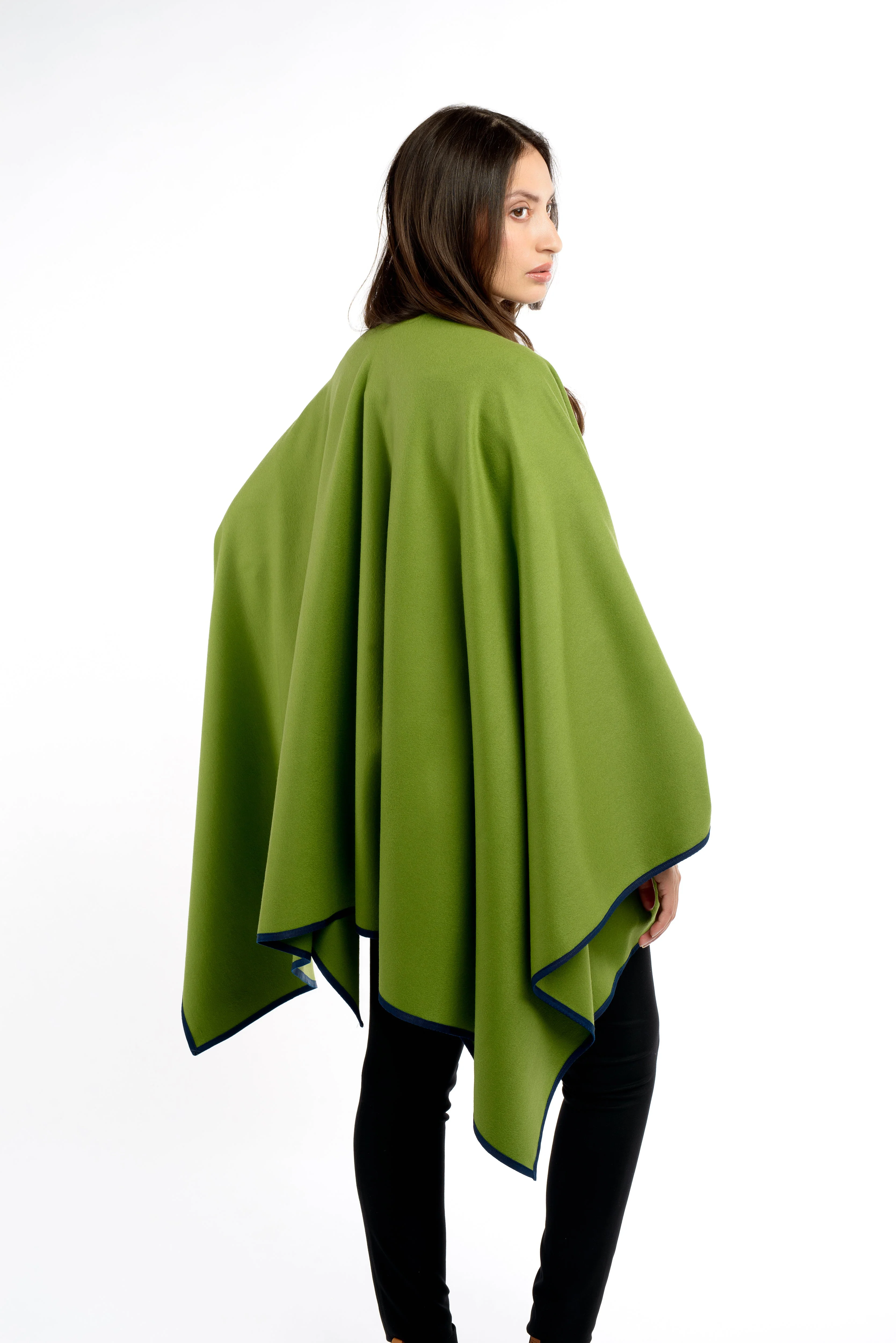 Cape in Green - Image 5