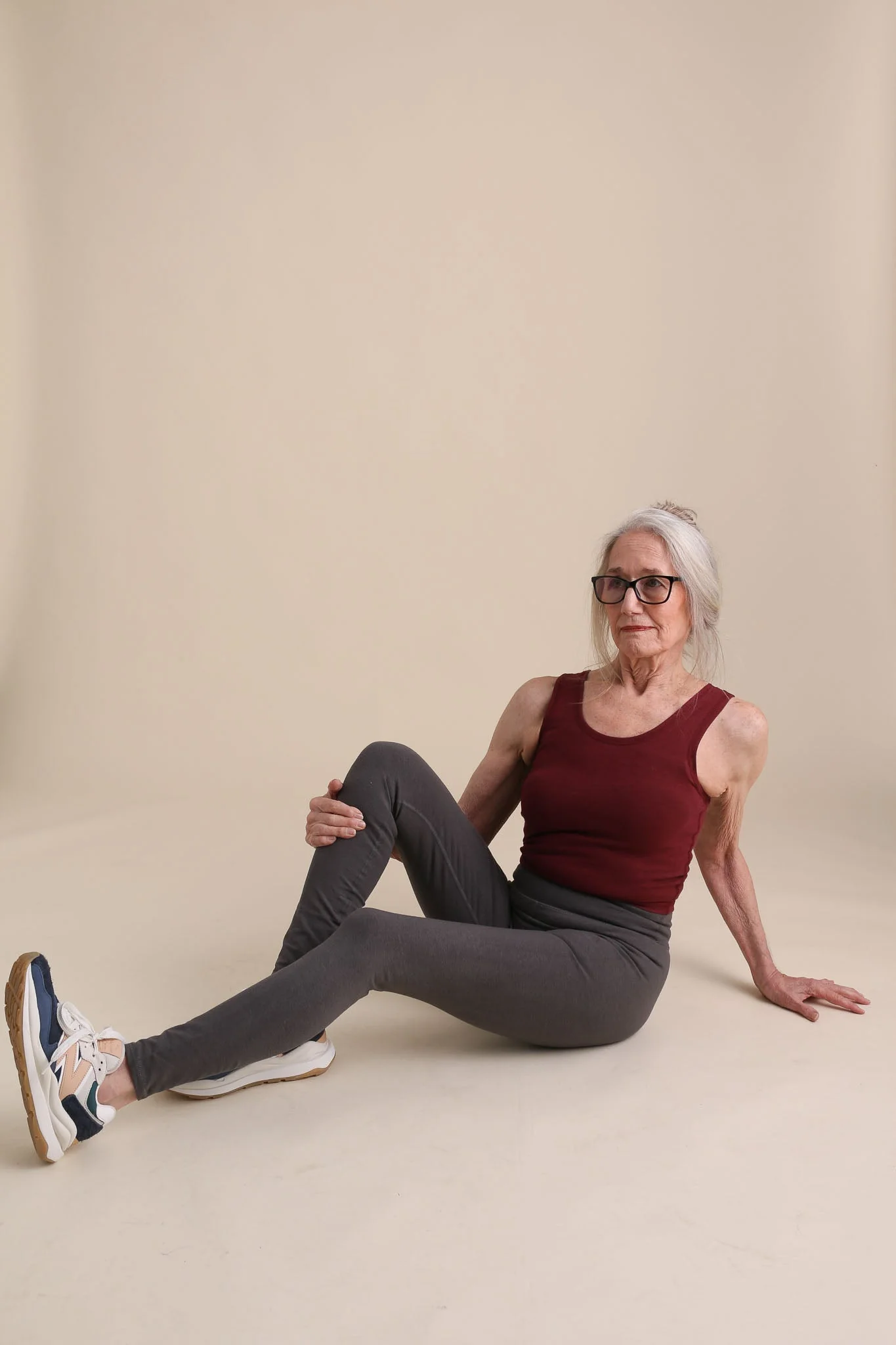 Yoga Leggings in Concrete - Image 7