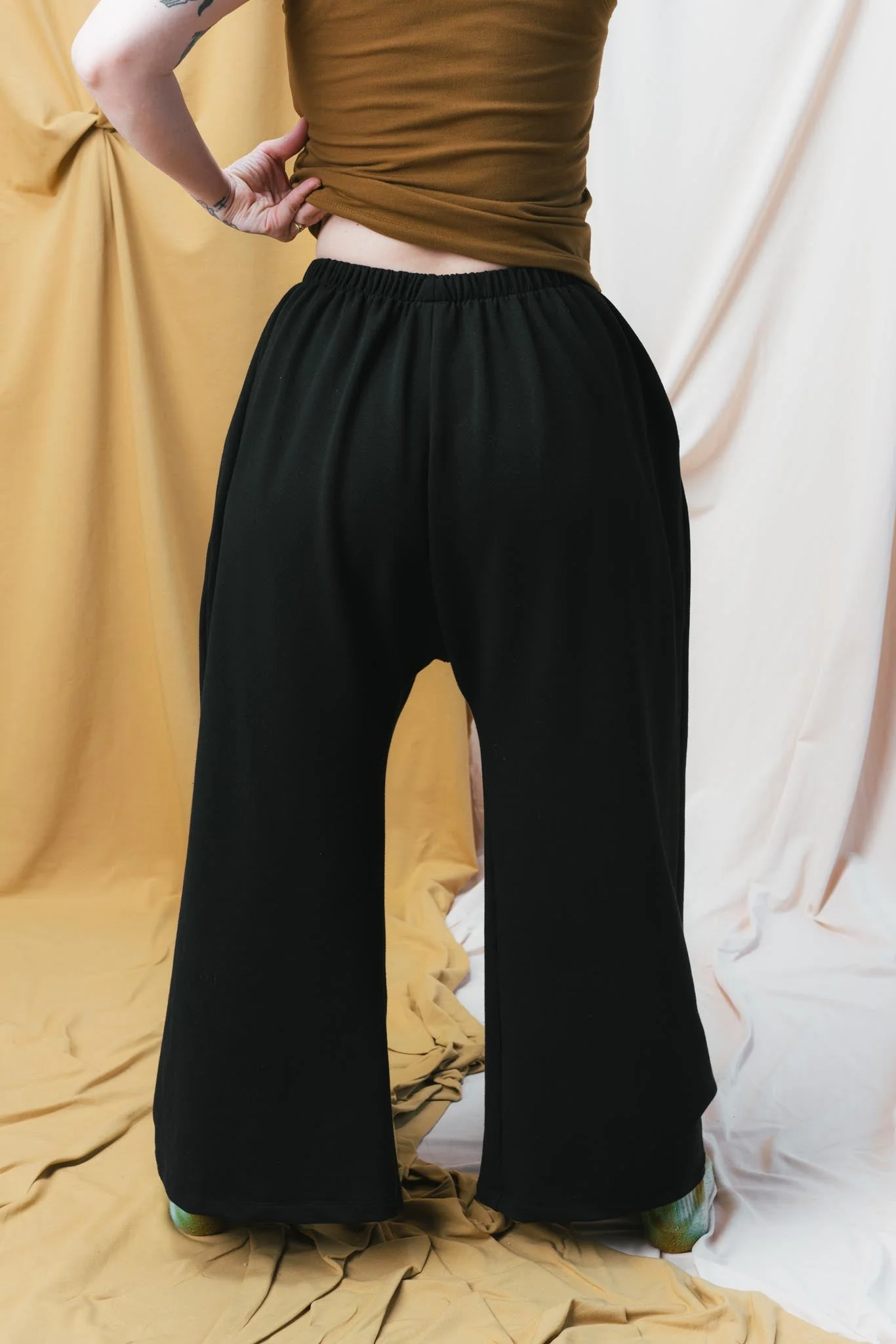 Zinat Pant in Licorice - Image 3