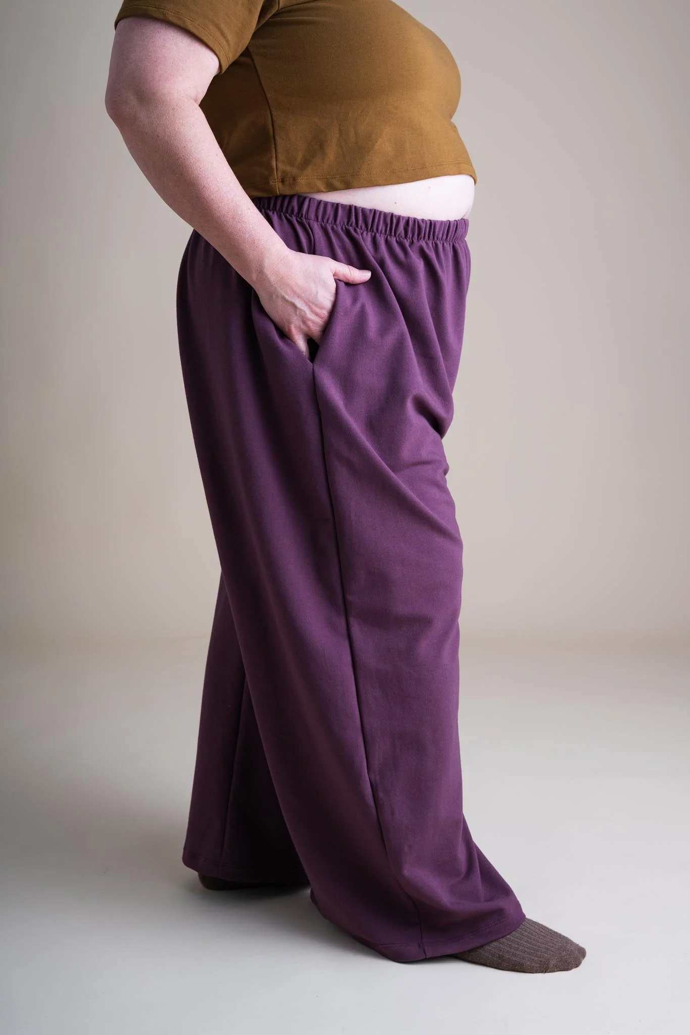 Zinat Pant in Plum - Image 2